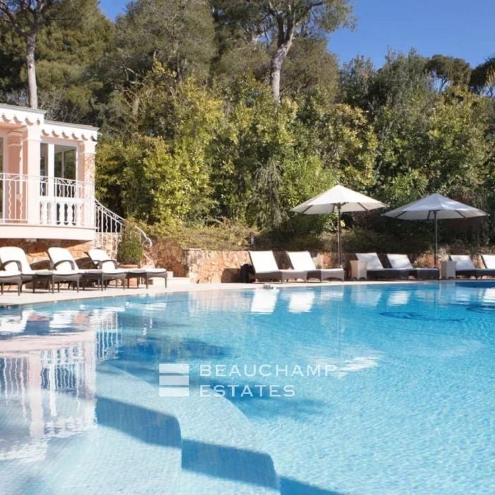 Villa de luxe élégante avec 6 chambres
