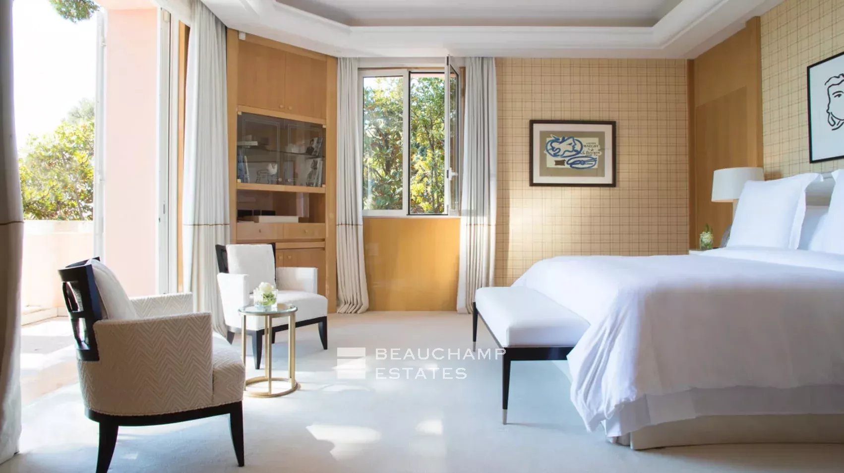 Luxury elegant villa with 6 rooms Luxury elegant villa with 6 rooms