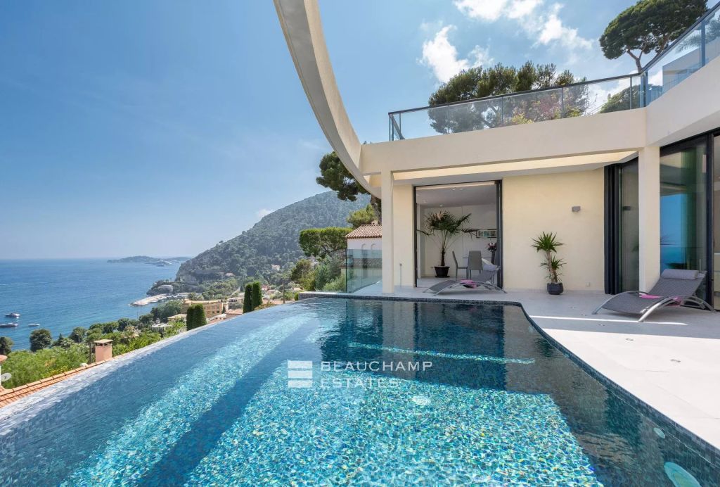 Luxury modern villa with 5 bedrooms in Eze