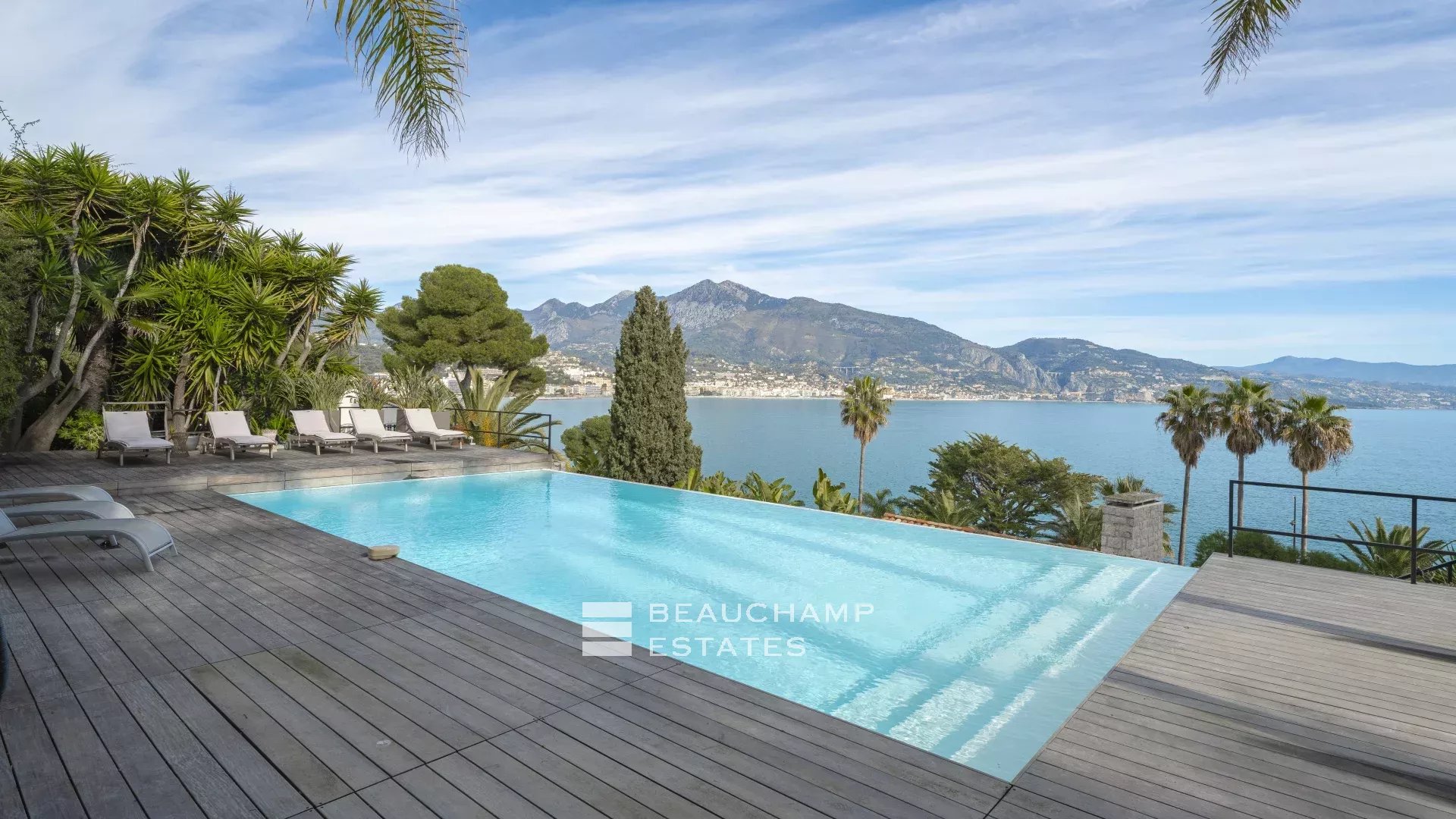 Luxury modern villa with 5 bedrooms in Roquebrune-Cap-Martin Luxury modern villa with 5 bedrooms in Roquebrune-Cap-Martin