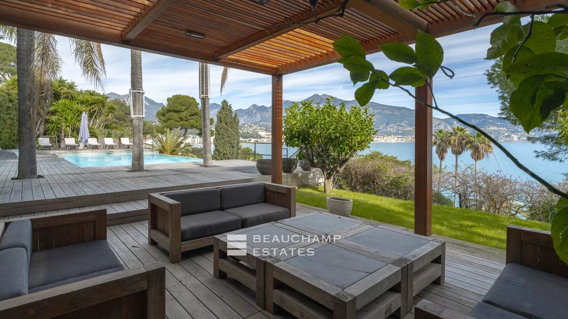 Luxury modern villa with 5 bedrooms in Roquebrune-Cap-Martin Luxury modern villa with 5 bedrooms in Roquebrune-Cap-Martin