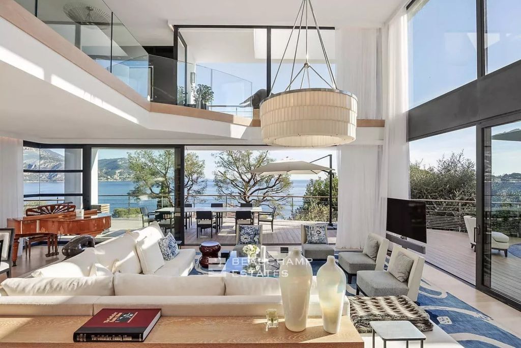 Luxury modern villa with 5 bedrooms in St Jean Cap Ferrat