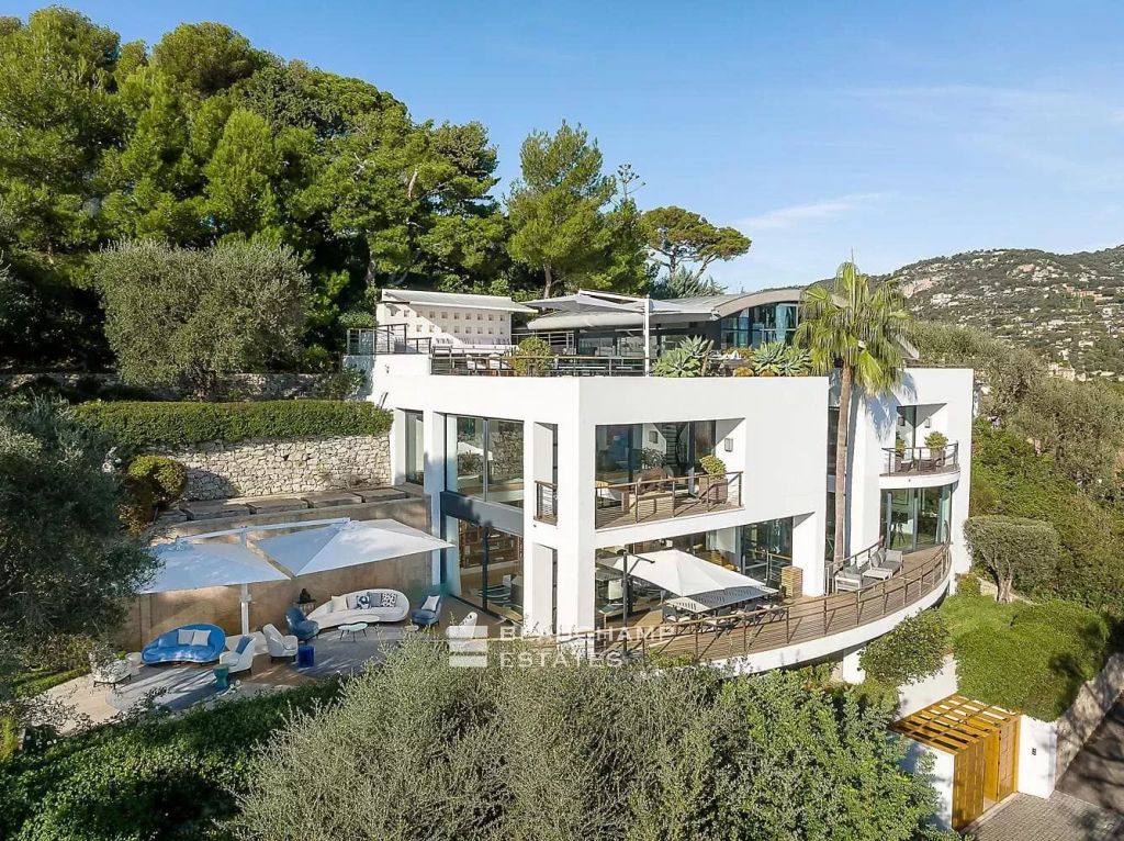 Luxury modern villa with 5 bedrooms in St Jean Cap Ferrat