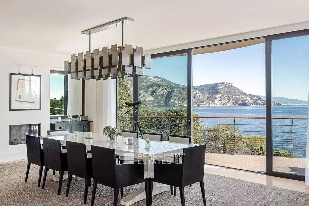 Luxury modern villa with 5 bedrooms in St Jean Cap Ferrat