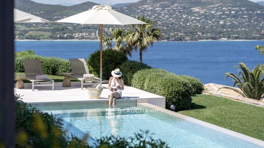 Luxury modern villa with panoramic sea view over Saint-Tropez