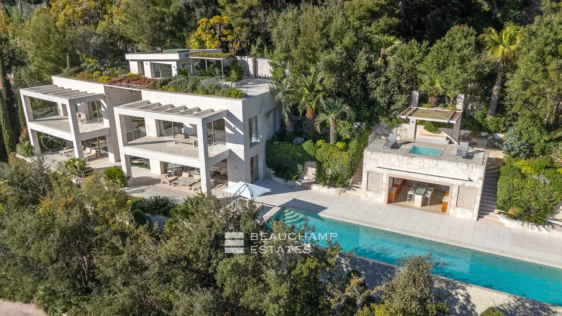 Luxury Waterfront Villa in Saint-Jean-Cap-Ferrat Luxury Waterfront Villa in Saint-Jean-Cap-Ferrat