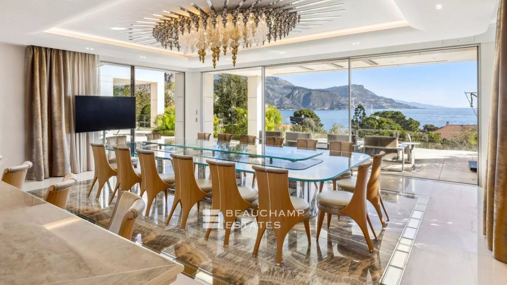 Contemporary 5-bedroom villa with sea view, heated swimming pool and jacuzzi – Saint-Jean-Cap-Ferrat