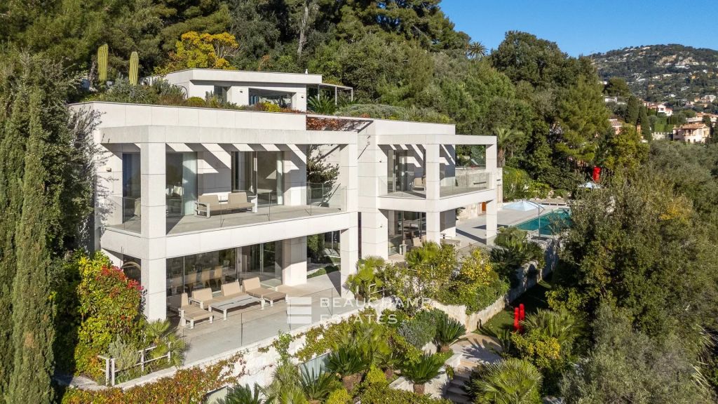 Luxury Waterfront Villa in Saint-Jean-Cap-Ferrat
