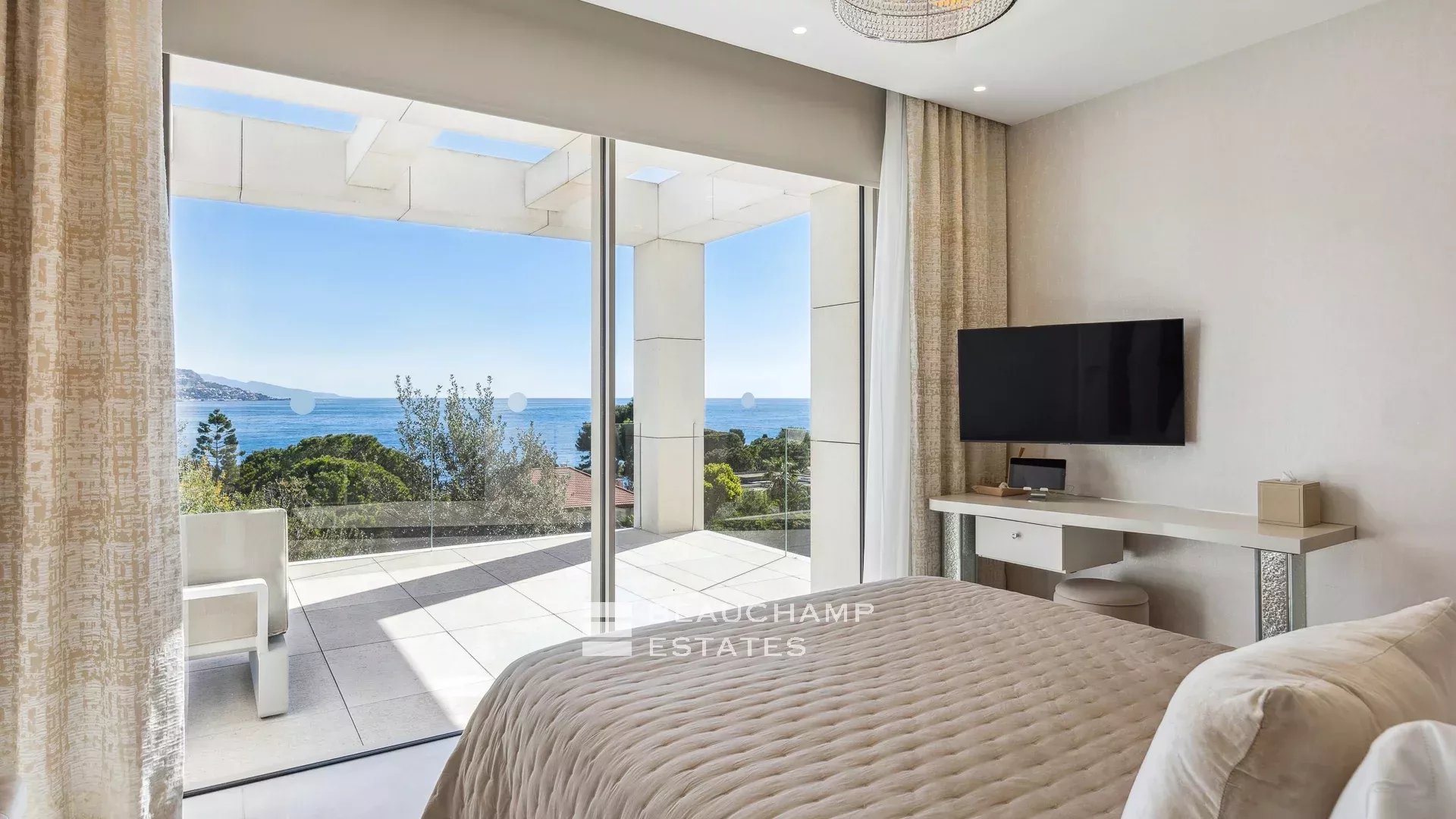 Luxury Waterfront Villa in Saint-Jean-Cap-Ferrat Luxury Waterfront Villa in Saint-Jean-Cap-Ferrat