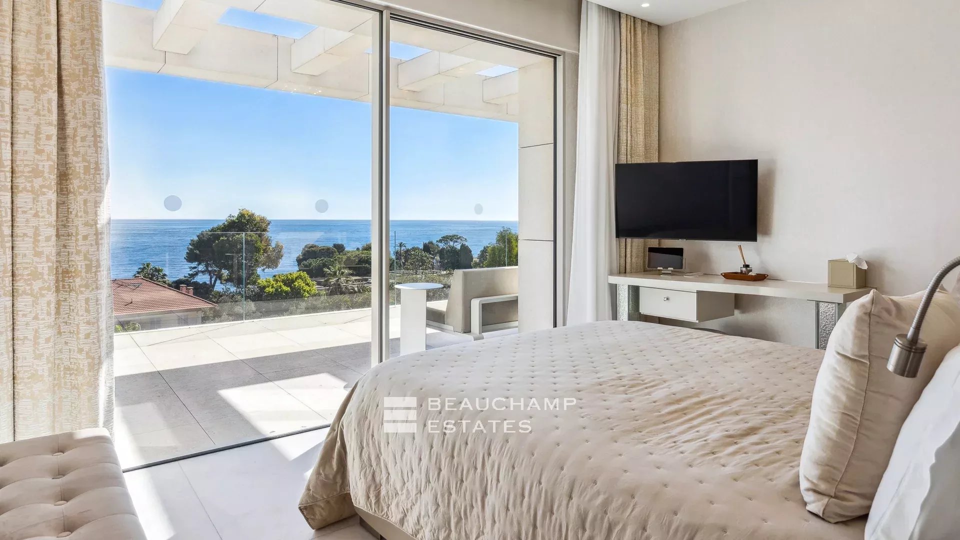 Luxury Waterfront Villa in Saint-Jean-Cap-Ferrat Luxury Waterfront Villa in Saint-Jean-Cap-Ferrat