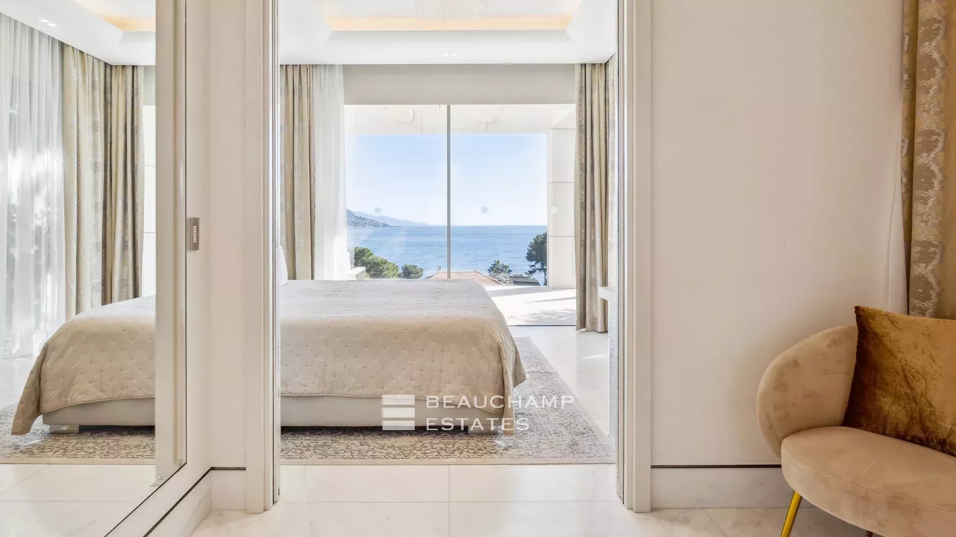 Luxury Waterfront Villa in Saint-Jean-Cap-Ferrat Luxury Waterfront Villa in Saint-Jean-Cap-Ferrat