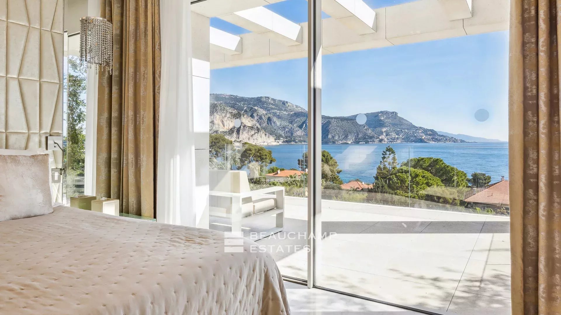 Luxury Waterfront Villa in Saint-Jean-Cap-Ferrat Luxury Waterfront Villa in Saint-Jean-Cap-Ferrat
