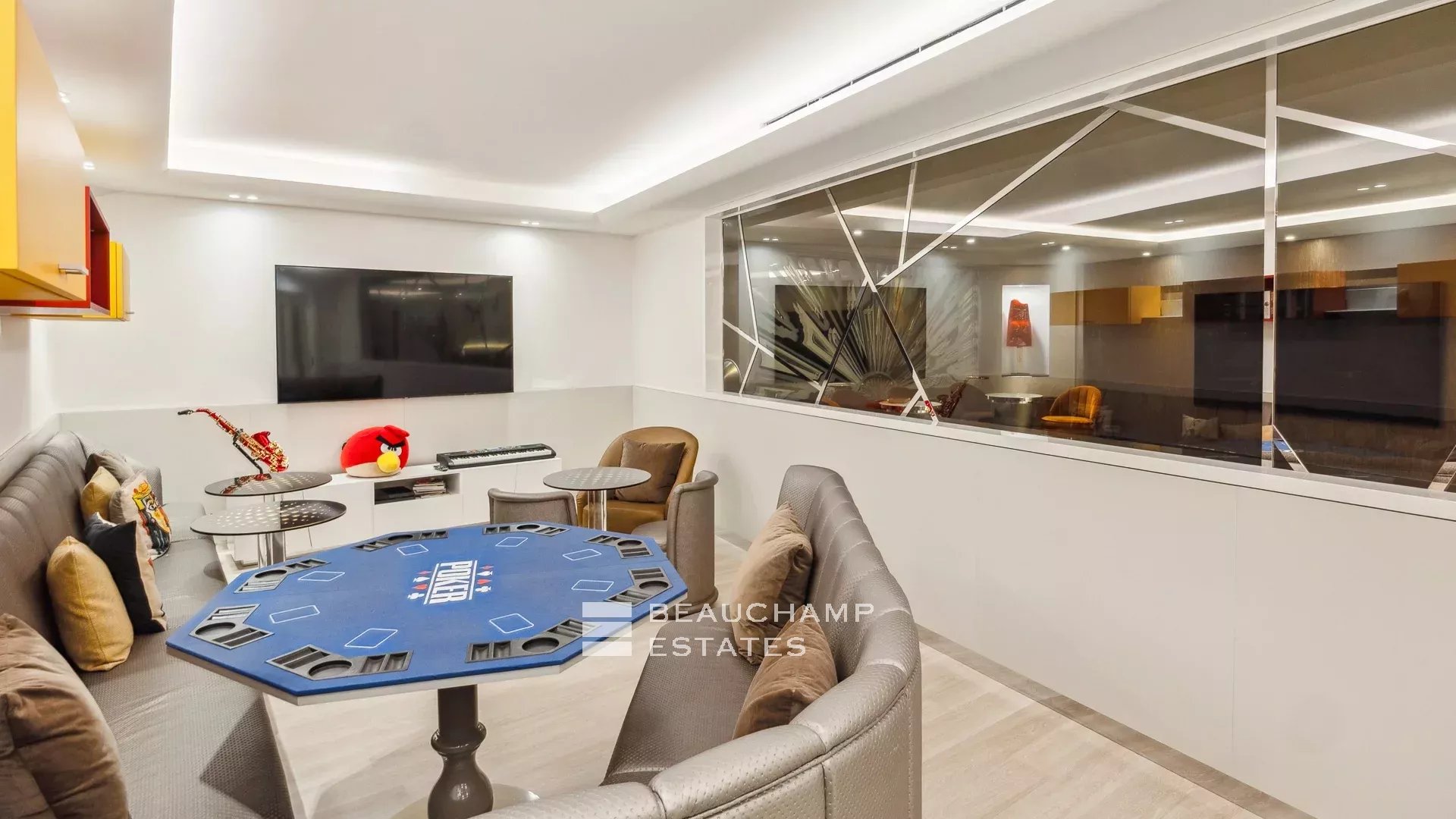 Luxury Waterfront Villa in Saint-Jean-Cap-Ferrat Luxury Waterfront Villa in Saint-Jean-Cap-Ferrat