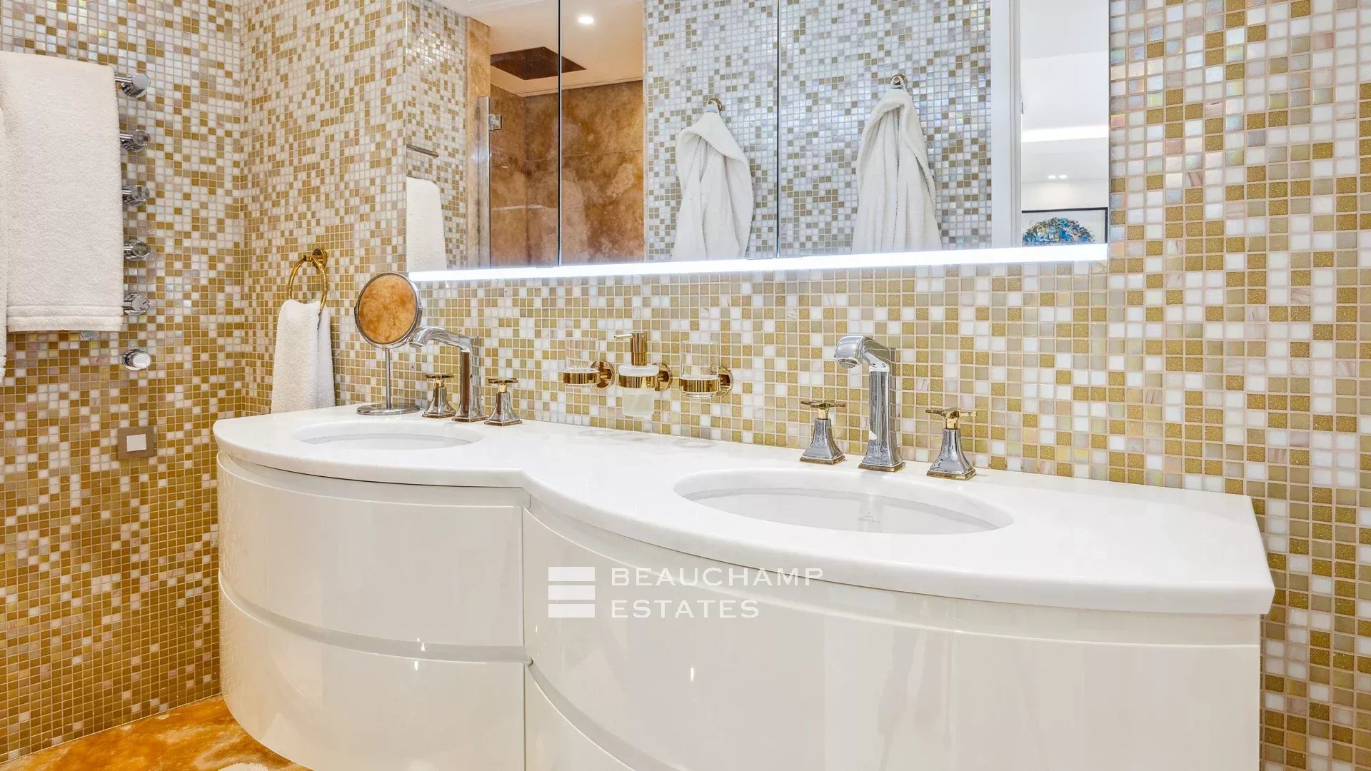 Luxury Waterfront Villa in Saint-Jean-Cap-Ferrat Luxury Waterfront Villa in Saint-Jean-Cap-Ferrat