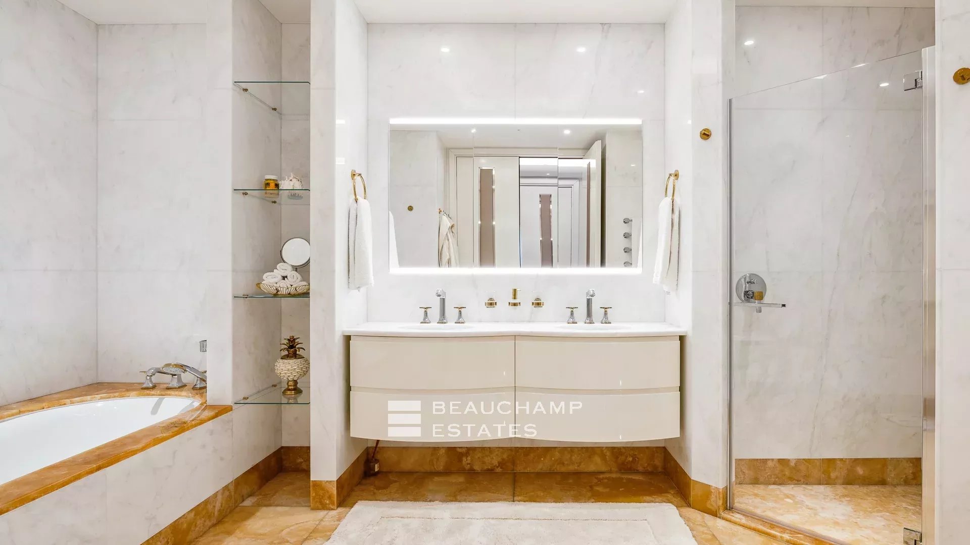 Luxury Waterfront Villa in Saint-Jean-Cap-Ferrat Luxury Waterfront Villa in Saint-Jean-Cap-Ferrat