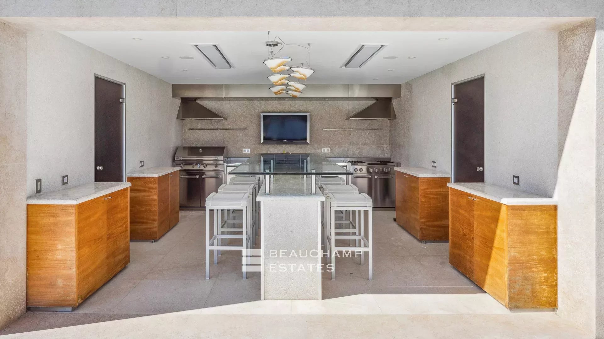 Luxury Waterfront Villa in Saint-Jean-Cap-Ferrat Luxury Waterfront Villa in Saint-Jean-Cap-Ferrat