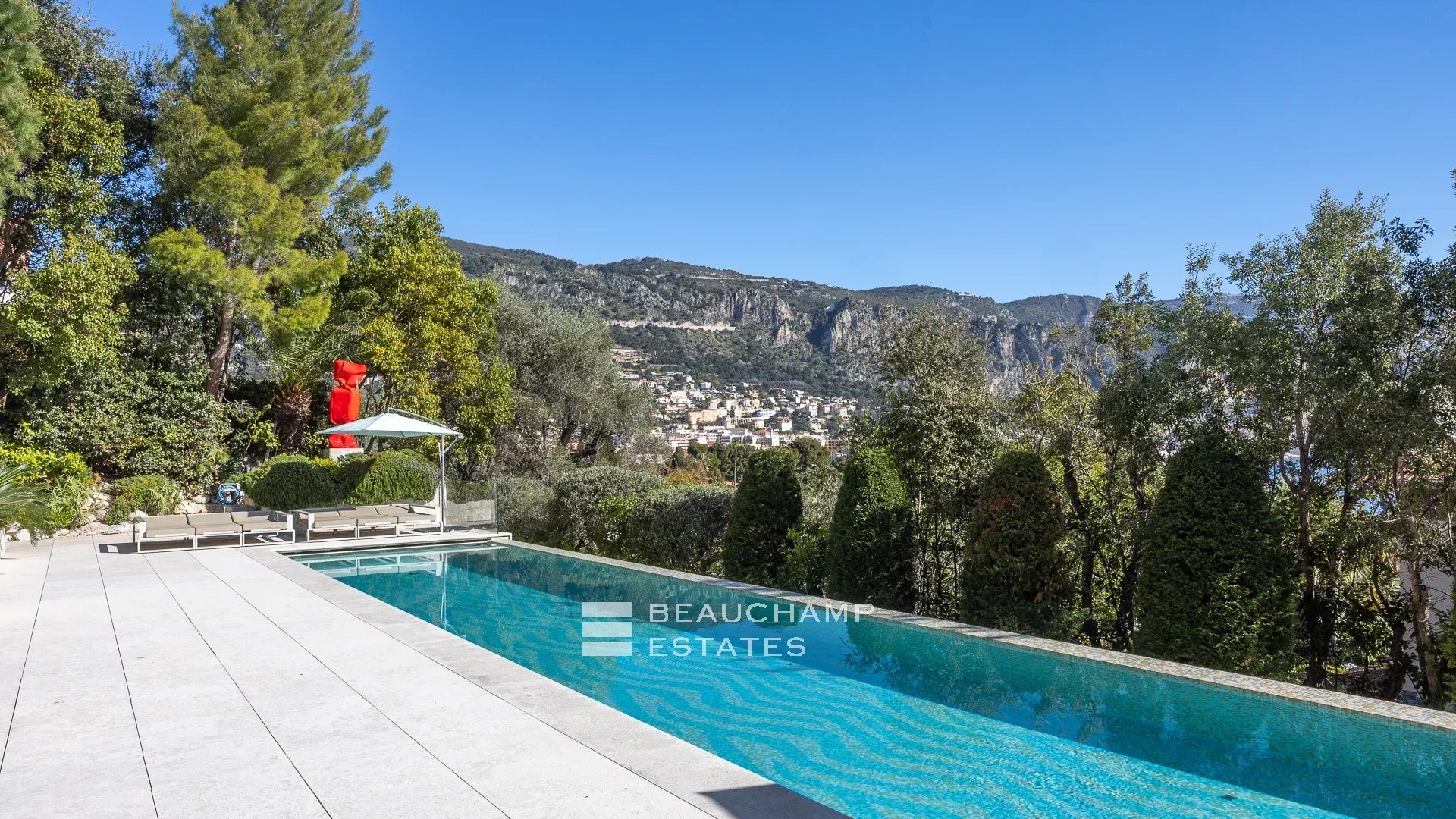 Luxury Waterfront Villa in Saint-Jean-Cap-Ferrat Luxury Waterfront Villa in Saint-Jean-Cap-Ferrat