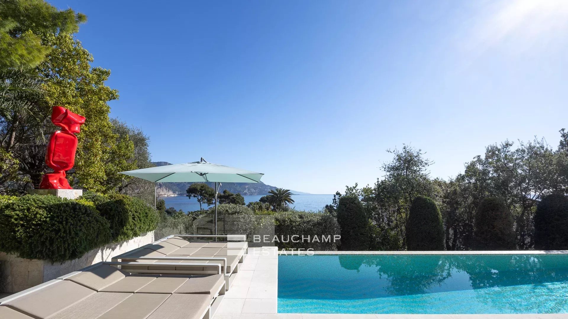 Luxury Waterfront Villa in Saint-Jean-Cap-Ferrat Luxury Waterfront Villa in Saint-Jean-Cap-Ferrat