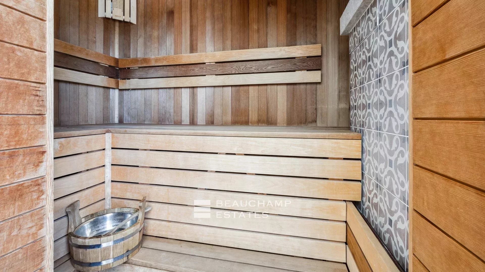 Luxury Waterfront Villa in Saint-Jean-Cap-Ferrat Luxury Waterfront Villa in Saint-Jean-Cap-Ferrat