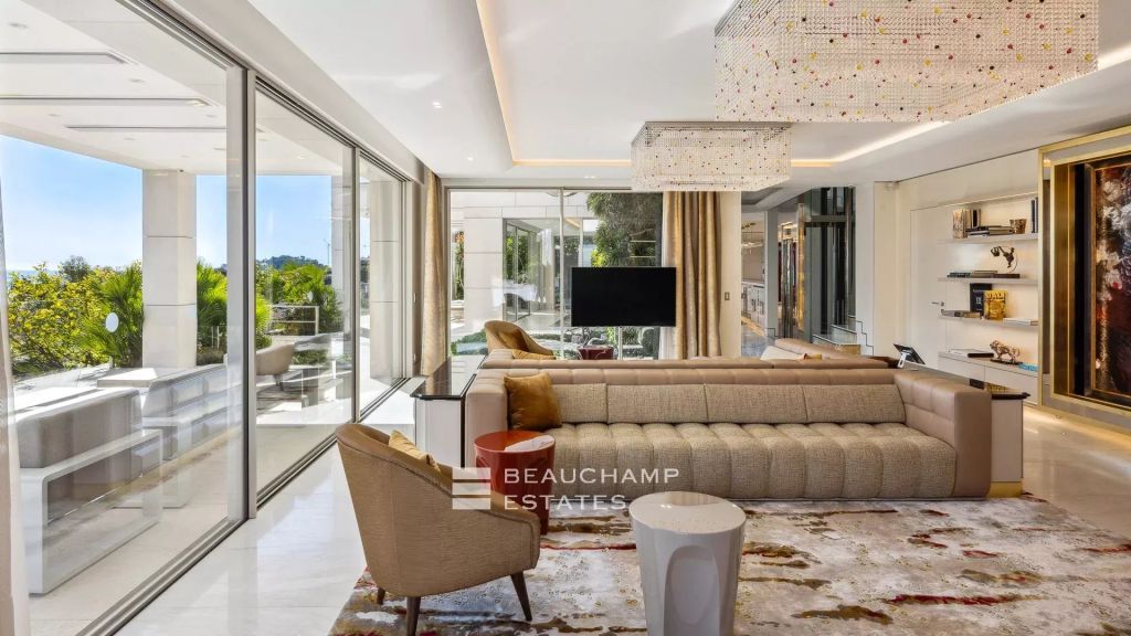 Luxury Waterfront Villa in Saint-Jean-Cap-Ferrat