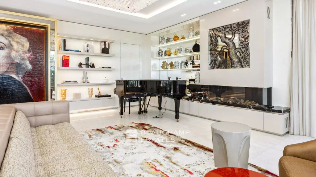 Luxury Waterfront Villa in Saint-Jean-Cap-Ferrat