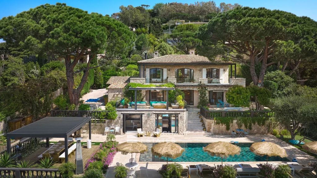Magnificent 4-bedroom stone villa on the heights of Cannes with sea view