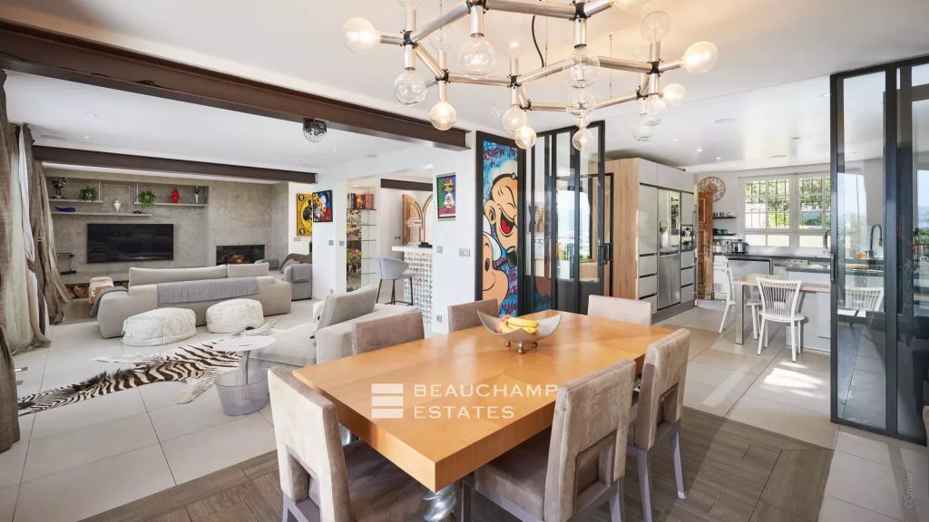 Magnificent 4-bedroom stone villa on the heights of Cannes with sea view
