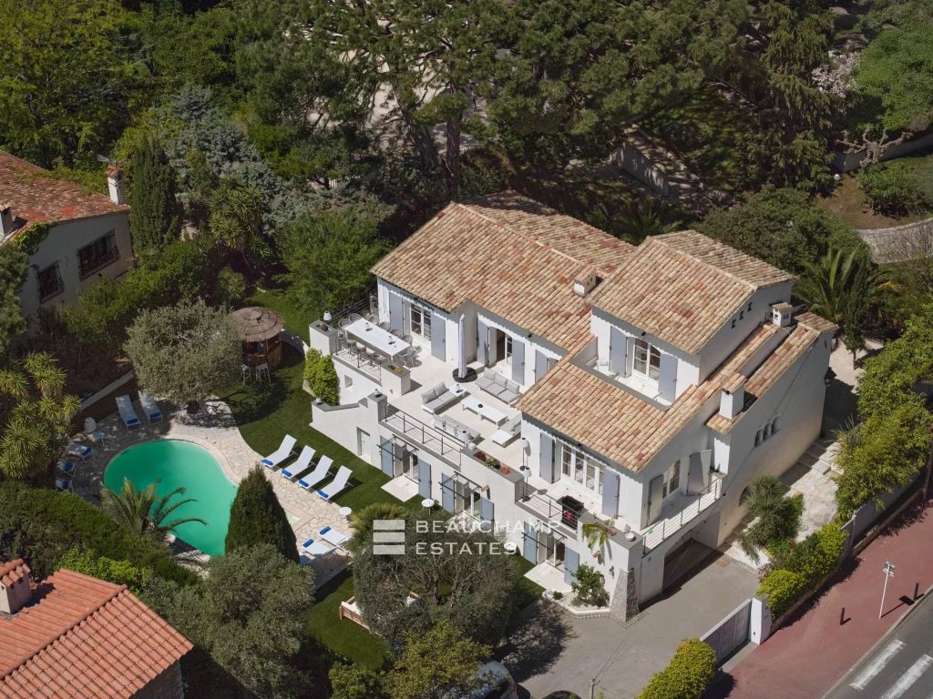 Magnificent 6-bedroom prestige villa in the heights of Cannes