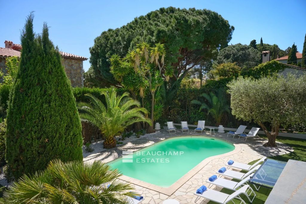 Magnificent 6-bedroom prestige villa in the heights of Cannes
