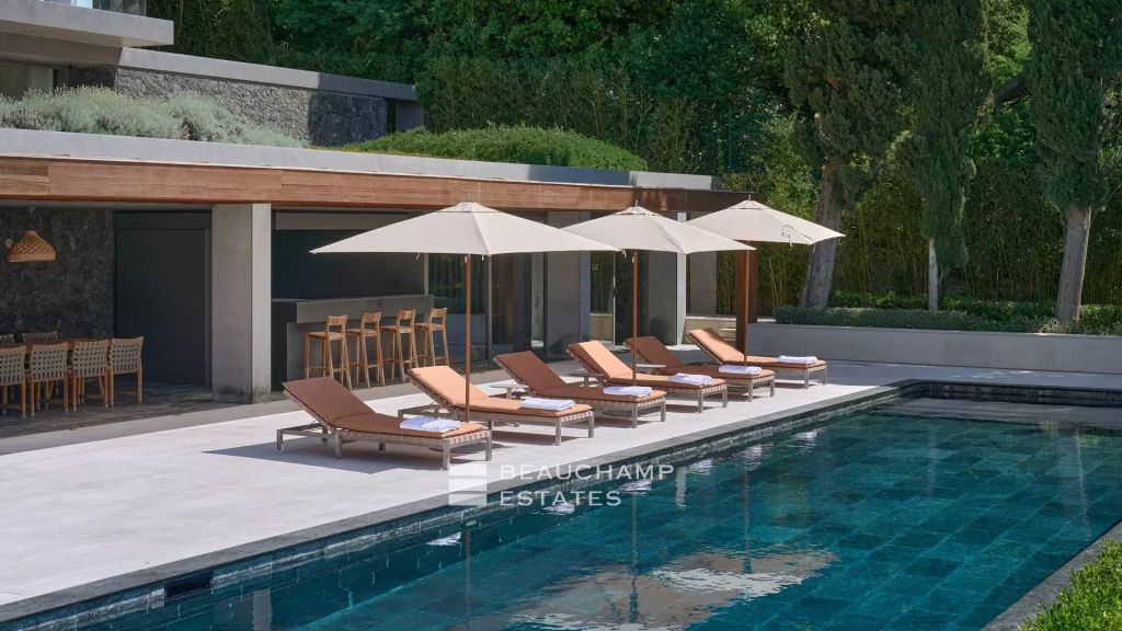 Magnificent contemporary villa with 7 bedrooms in the heart of Cannes Californie, with pool and tennis court