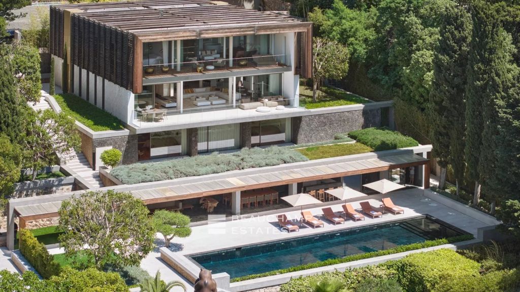 Magnificent contemporary villa with 7 bedrooms in the heart of Cannes Californie, with pool and tennis court