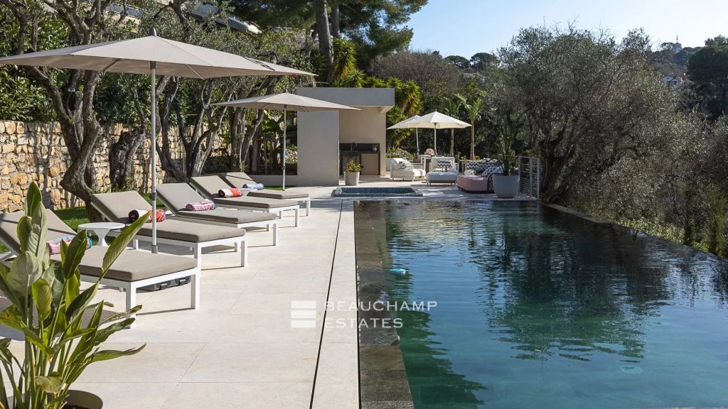 Magnificent Neo-Provençal villa with panoramic sea view over the bay of Cannes