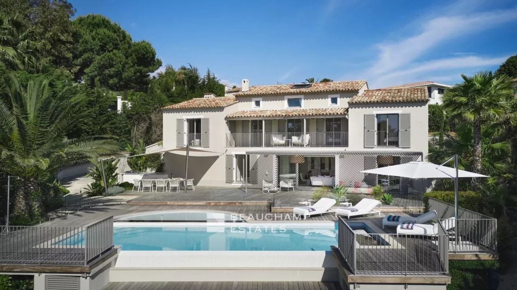 Magnificent provencal villa with 4 bedrooms in the heart of Super Cannes