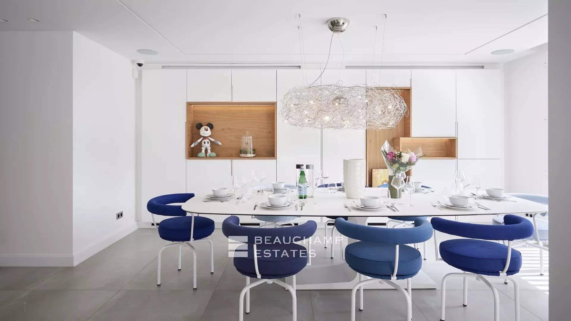 Magnificent provencal villa with 4 bedrooms in the heart of Super Cannes Magnificent provencal villa with 4 bedrooms in the heart of Super Cannes