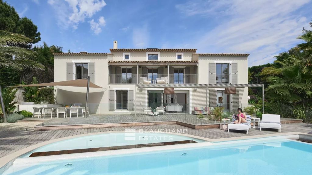 Magnificent provencal villa with 4 bedrooms in the heart of Super Cannes