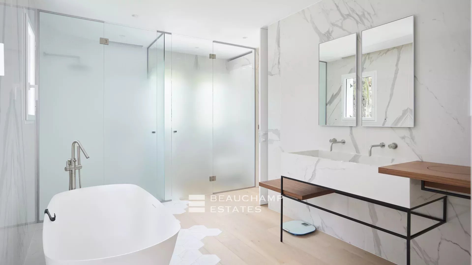 Magnificent provencal villa with 4 bedrooms in the heart of Super Cannes Magnificent provencal villa with 4 bedrooms in the heart of Super Cannes