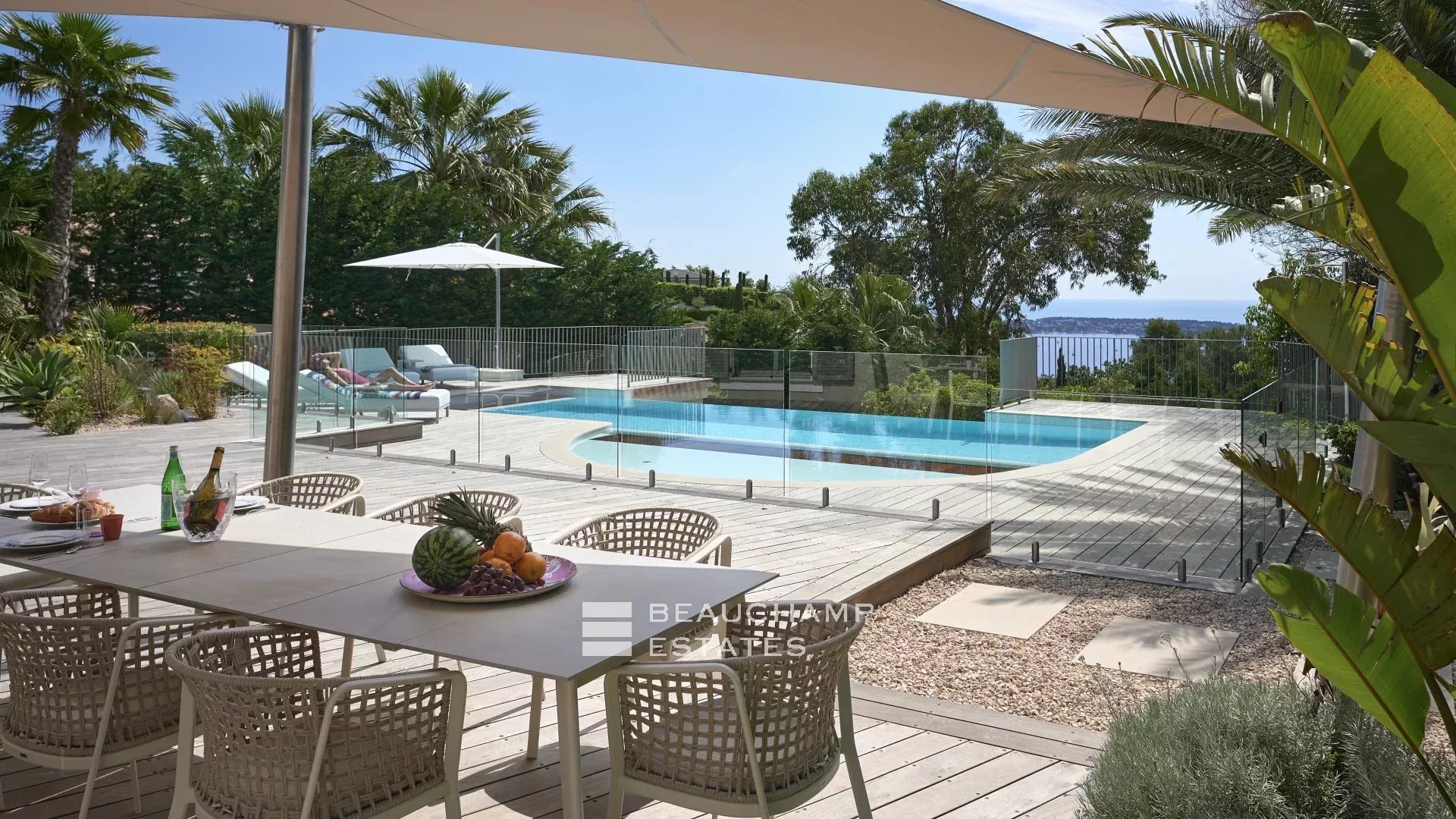 Magnificent provencal villa with 4 bedrooms in the heart of Super Cannes Magnificent provencal villa with 4 bedrooms in the heart of Super Cannes