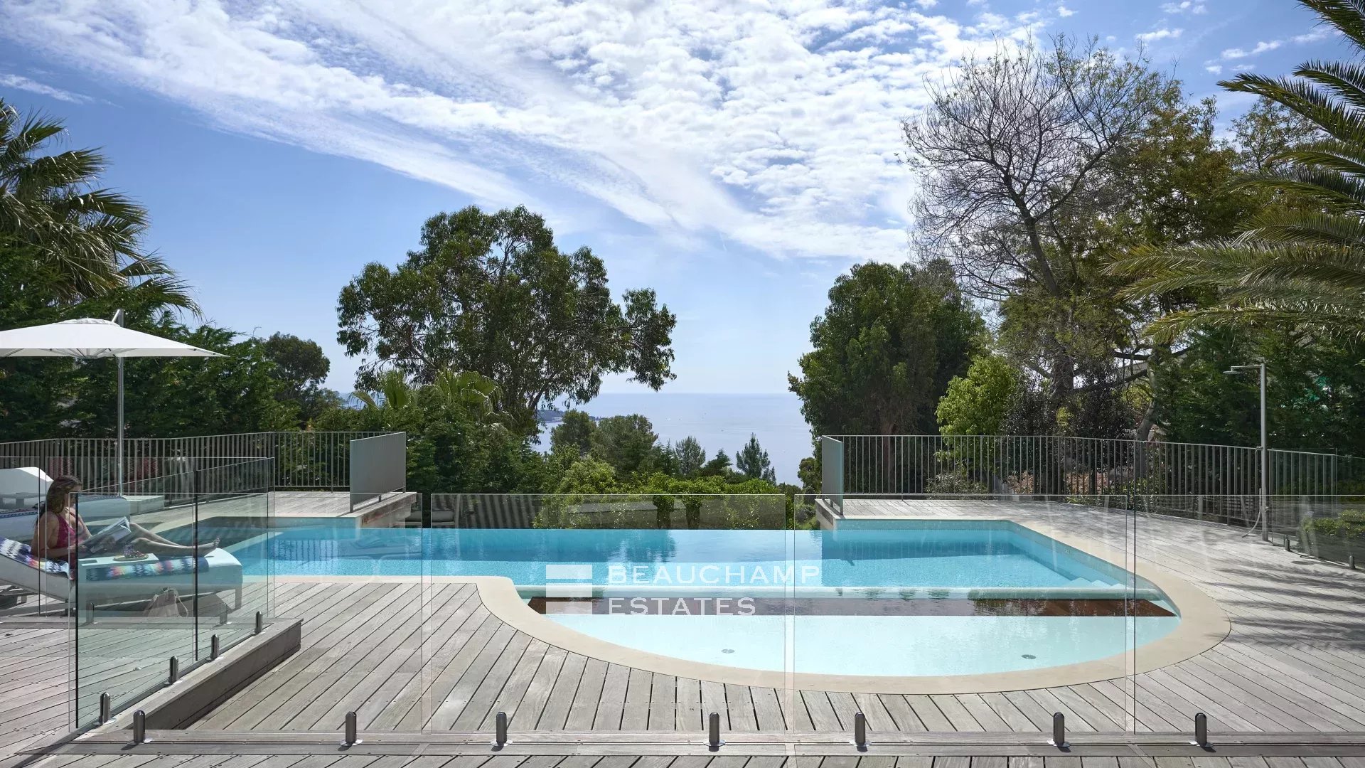 Magnificent provencal villa with 4 bedrooms in the heart of Super Cannes Magnificent provencal villa with 4 bedrooms in the heart of Super Cannes