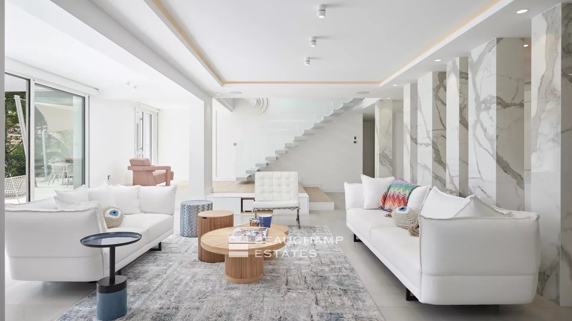 Magnificent provencal villa with 4 bedrooms in the heart of Super Cannes Magnificent provencal villa with 4 bedrooms in the heart of Super Cannes