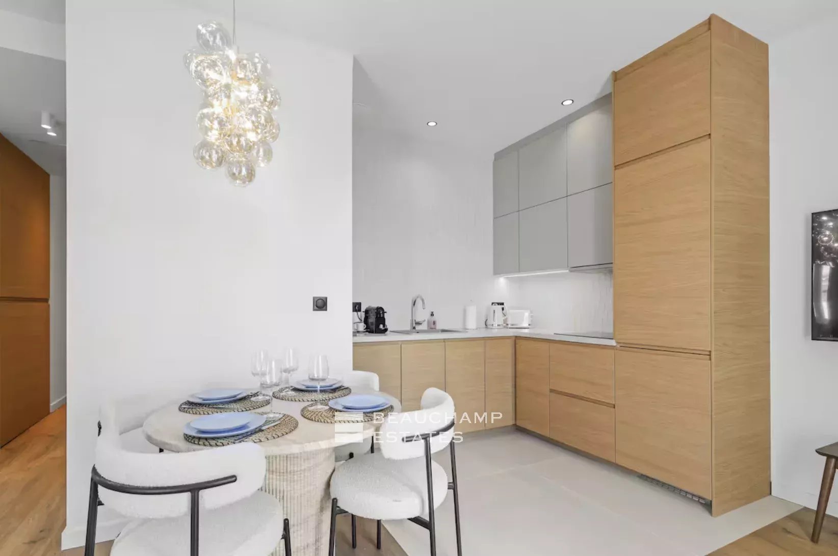Magnificent renovated apartment, 2 bedrooms – Cannes Centre Magnificent renovated apartment, 2 bedrooms – Cannes Centre