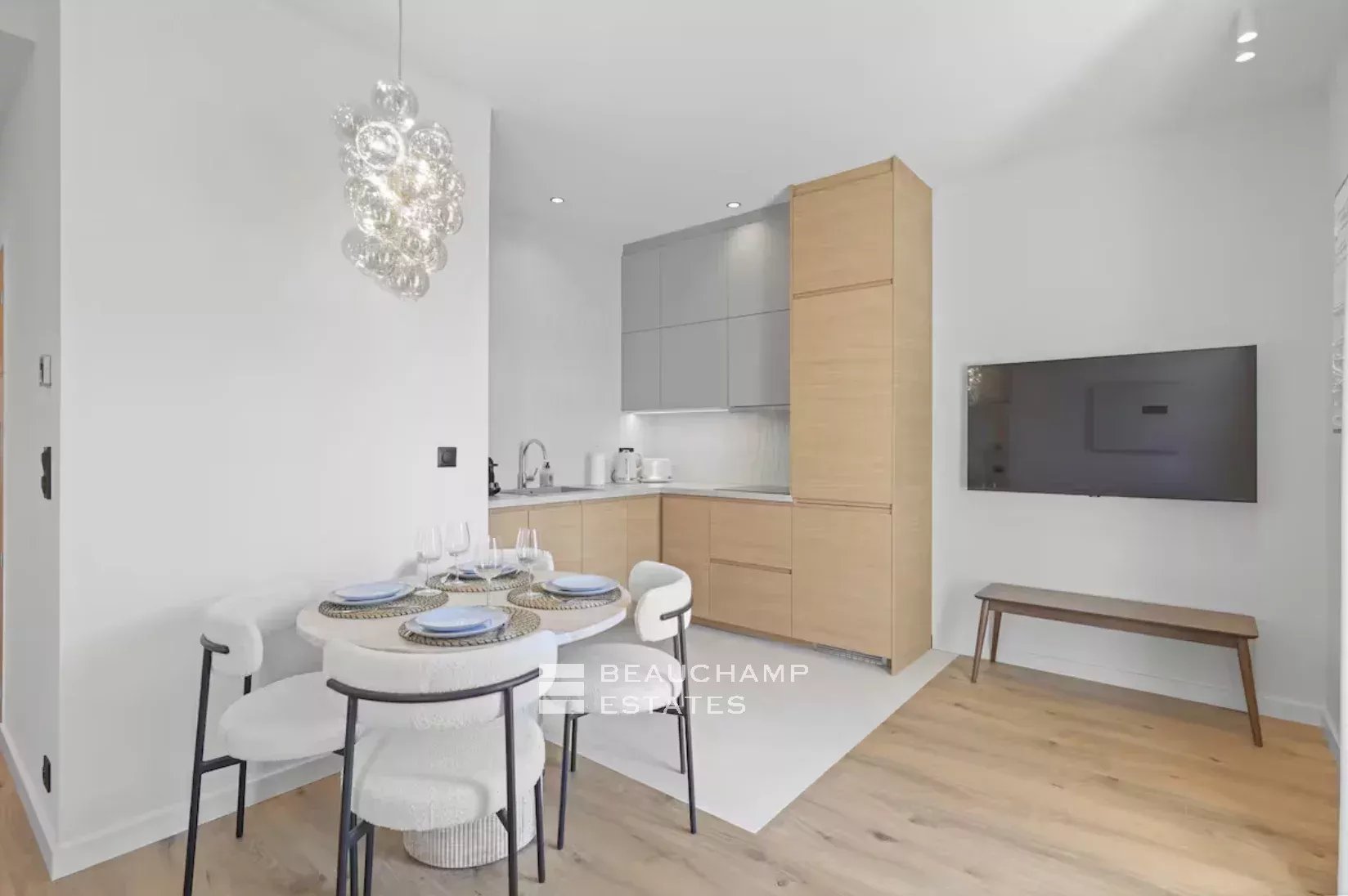 Magnificent renovated apartment, 2 bedrooms – Cannes Centre Magnificent renovated apartment, 2 bedrooms – Cannes Centre