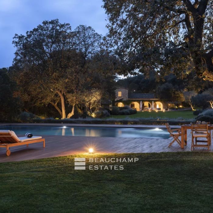 Magnifique propriété d&rsquo;époque rénovée située à Golfe Juan – 6 chambres