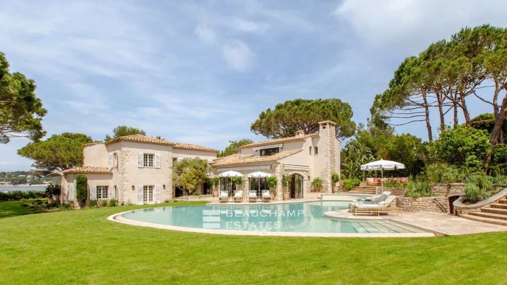 Magnificient Villa with panoramic views of the Mediterranean