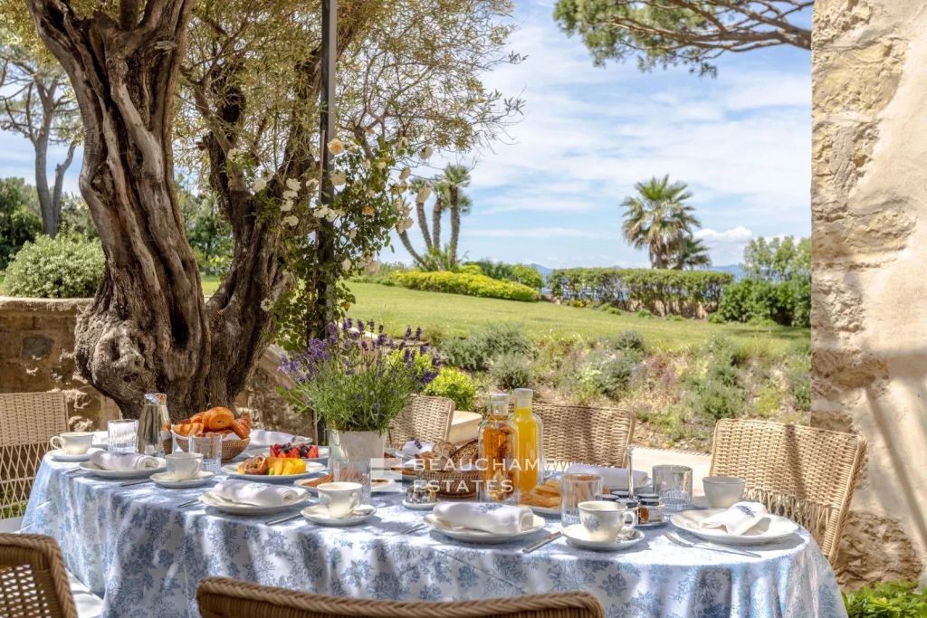 Magnificient Villa with panoramic views of the Mediterranean