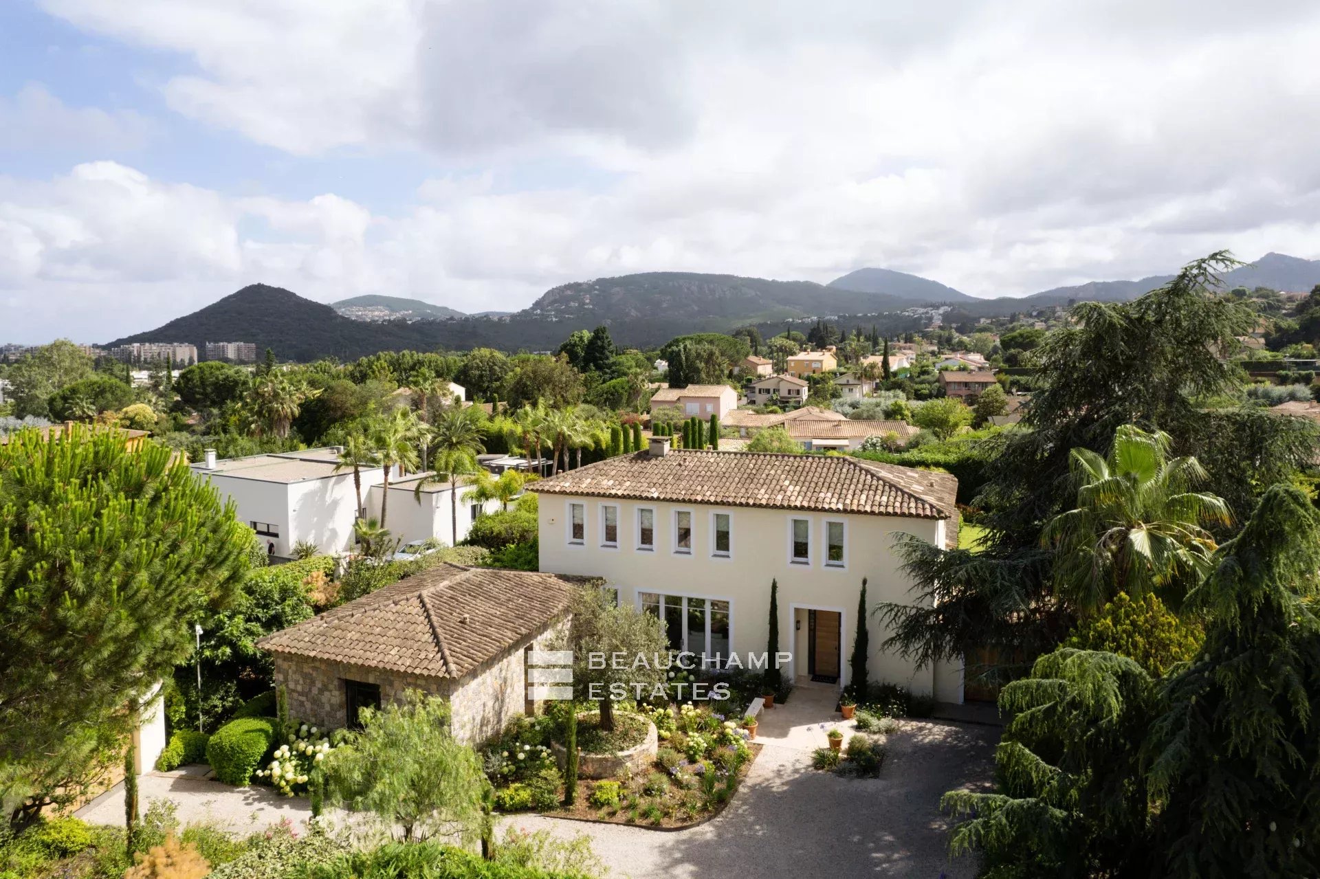 Mandelieu – Provencal villa – 4 bedrooms Mandelieu – Provencal villa – 4 bedrooms