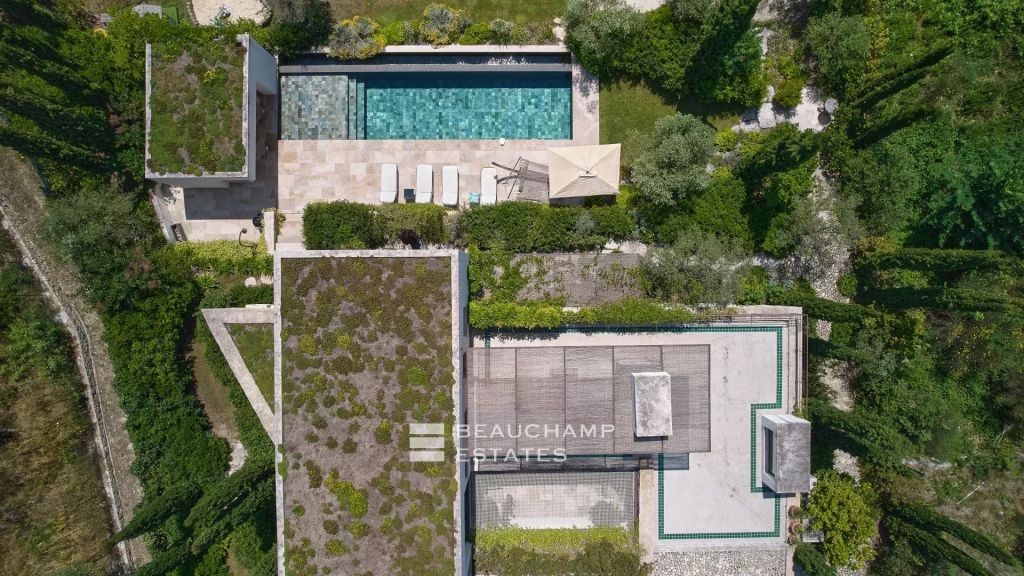 Modern 3-bedroom villa located close to the center of Valbonne