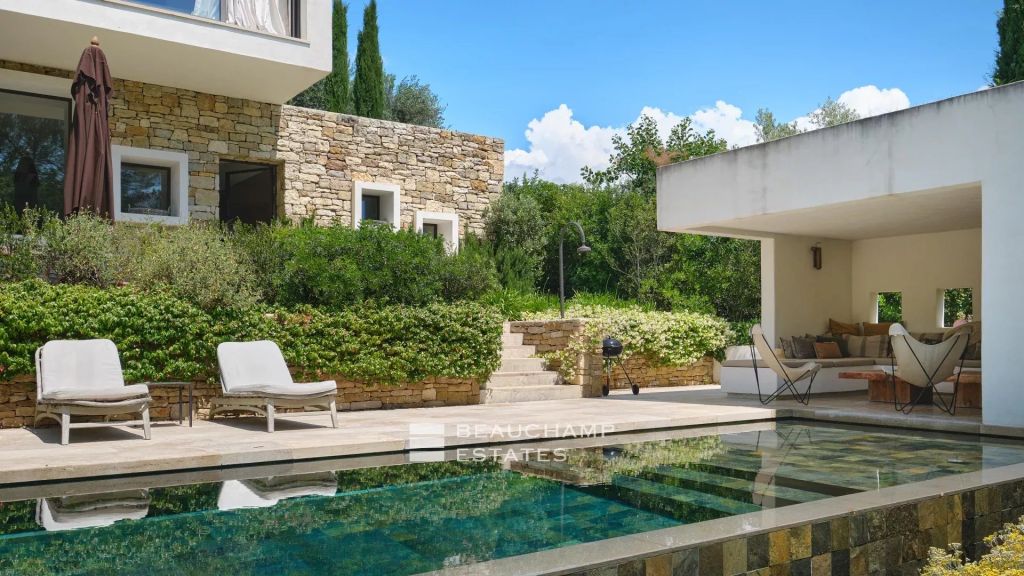 Modern 3-bedroom villa located close to the center of Valbonne