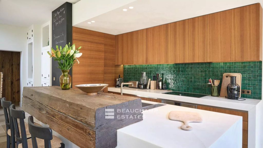 Modern 3-bedroom villa located close to the center of Valbonne