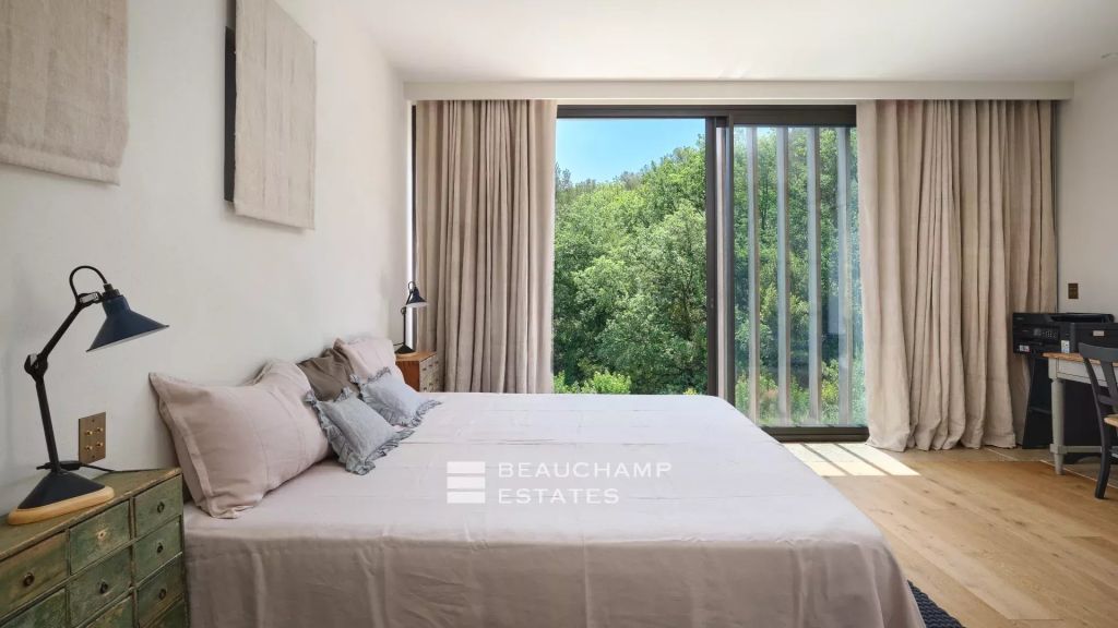 Modern 3-bedroom villa located close to the center of Valbonne