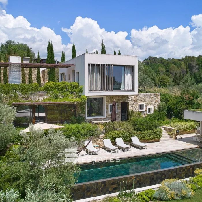 Modern 3-bedroom villa located close to the center of Valbonne